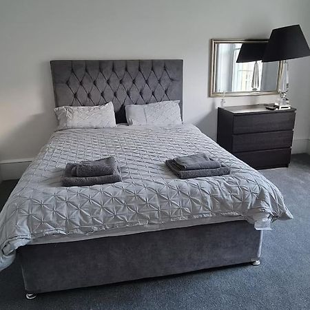 Large 4 Bed Lägenhet Edinburg Exteriör bild