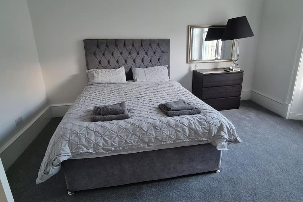 Large 4 Bed Lägenhet Edinburg Exteriör bild