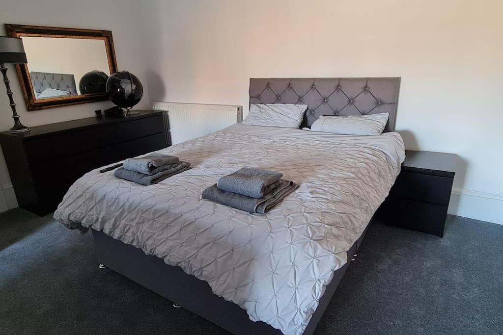 Large 4 Bed Lägenhet Edinburg Exteriör bild
